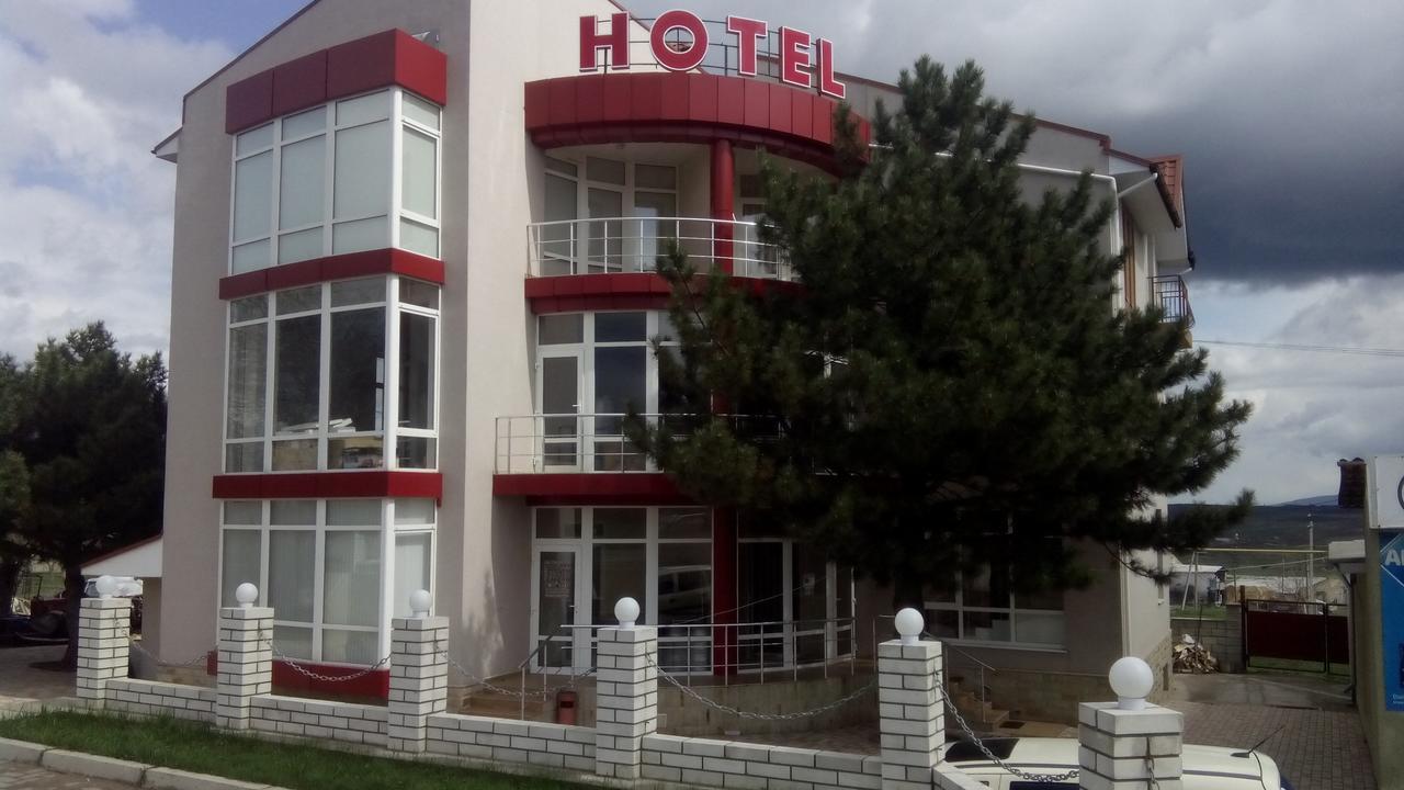 Hotel Paulina Falesti Екстер'єр фото